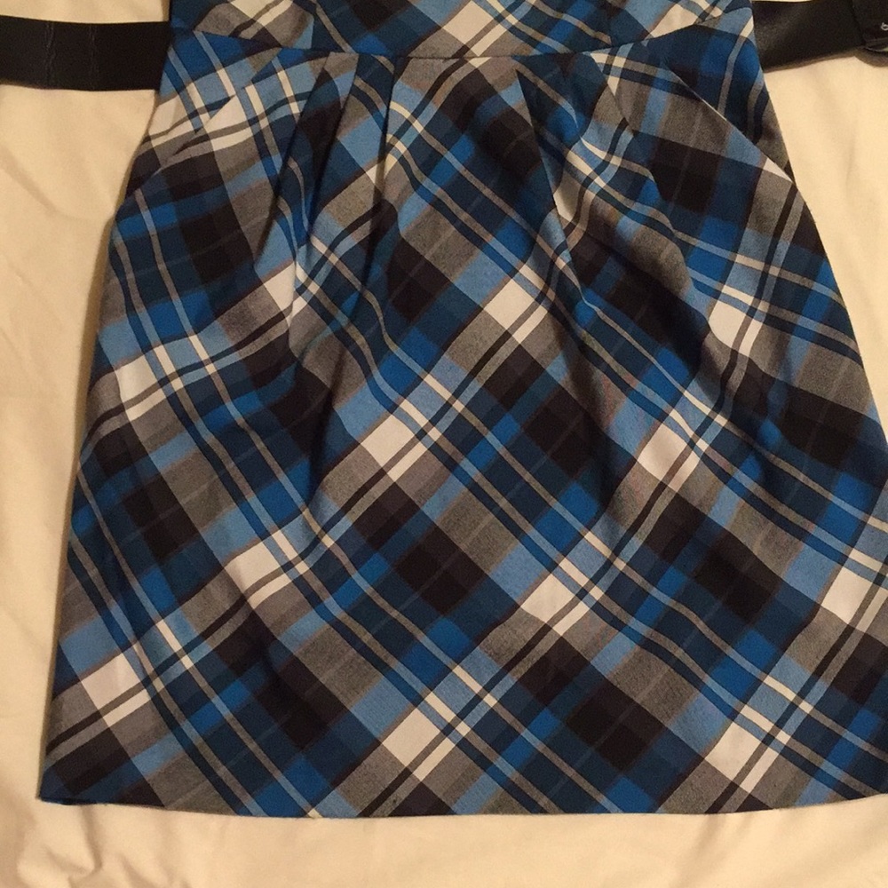Dress - Picture 4 of 7